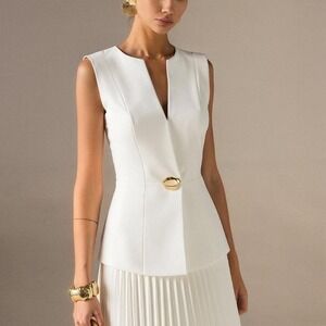 Commense white pleated mini dress with gold buckle detail Size S